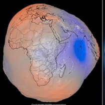 Xôn xao hình ảnh Trái đất méo như 'củ khoai tây', NASA nói gì?