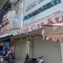 Vì sao nhiều tiệm vàng, kim cương đồng loạt đóng cửa, ngoài áp lực bán từ khách hàng?