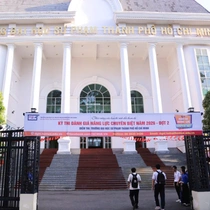 Điểm chuẩn cao không tưởng, thủ khoa toàn quốc vẫn rớt Trường đại học Sư phạm TP.HCM