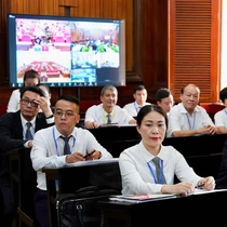 Chủ tọa có trách nhiệm xem xét đề xuất mang điện thoại, máy tính vào phòng xét xử