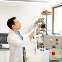 Nghiên cứu mới: Khả năng biến nước tiểu thành hóa chất cần cho ngành dược phẩm và nhiên liệu tên lửa