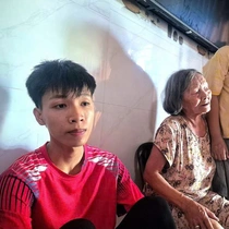Lê Viết Hồng Anh nghẹn ngào khi được xóa khoản nợ 1,7 tỉ đồng của cha mẹ