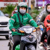 Làm sao để tài xế công nghệ, người bán vé số, lao động tự do có lương hưu?