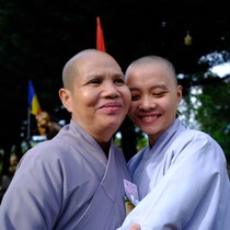 Cô nữ sinh 14 năm nương náu nhà chùa Đại học Y Dược Buôn Ma Thuột cấp học bổng 6 năm học