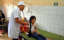Ăn bánh dày đám cưới, 33 người bị ngộ độc