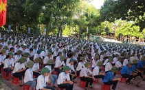 Cả trường đội…nón cối đi khai giảng