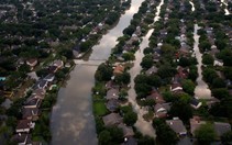 Nhà máy hoá chất ở Texas phát nổ, bốc khói