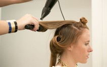 Bốn dấu hiệu chứng tỏ đây là lúc bạn nên đổi kiểu tóc mới