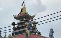 Một thanh niên nghi ‘ngáo đá’ quậy trên nóc chùa gần 10 giờ