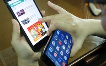 Lướt smarphone liên tục, coi chừng 'ngón tay cò súng'