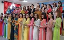 Phụ nữ Việt ở Đài Loan đọ áo dài mừng năm mới