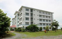 Ngôi trường hàng chục tỉ đồng bỏ hoang