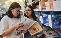 Sách giáo khoa điện tử: băn khoăn chờ bộ trả lời