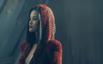 Đông Nhi làm nữ hoàng bóng tối trong 'Giả vờ say'