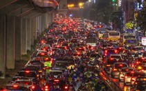 Đường Hà Nội tê liệt trong ngày làm việc cuối cùng năm 2018