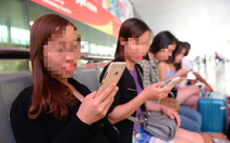 Con tôi nói có tiền lo gì không có người nấu cơm, giặt giũ