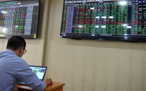 VN Index tăng 13 điểm, vượt đỉnh lịch sử sau 10 năm