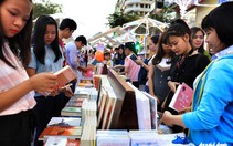 Sách trong thư viện công cộng chưa được nửa quyển/người
