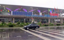 Một người tâm thần đột nhập sân bay Vinh