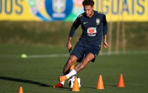 Neymar tập buổi đầu tiên sau ba tháng chấn thương