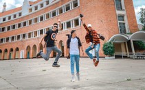 Video 'Nhảy khắp Đà Lạt' hút dân mạng của 3 hotboy Kiến trúc