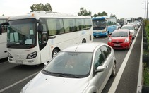 Xe tải lật trên cao tốc TP.HCM – Trung Lương
