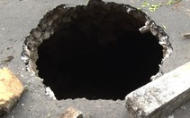 Xuất hiện hố 'tử thần' 30m giữa đường ở Hà Giang