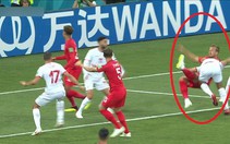 Vì sao VAR bỏ qua tình huống Kane bị vật trong vòng cấm?