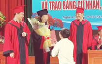Phó bí thư Đoàn cầu hôn nữ sinh 'khi đang nghỉ phép'