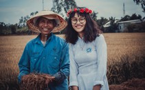 Điều chưa bật mí của người cha trong bức ảnh 'Cha và con giữa cánh đồng'