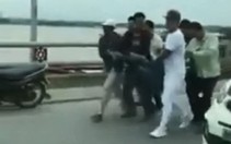 Video clip cấp cứu người bị nạn, Tuấn Hưng được dân mạng ngợi khen
