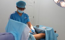 Cấp cứu 'cậu nhỏ' mắc kẹt trong mỏ lết