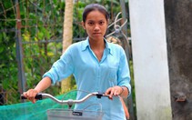 Nữ tài xế vùng quê quyết không dừng bước