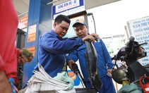 Để doanh nghiệp tự định giá, xăng A95 có bị 'làm giá'?