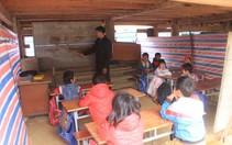 Lũ qua, 40 trò học dưới gầm nhà sàn lạnh lẽo