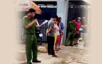 Công an 'bêu tên' người mua bán dâm giữa đường?