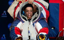 NASA công bố quần áo giúp du hành gia đi trên Mặt trăng như trên Mặt đất