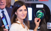 Italy tặng vé tàu điện ngầm miễn phí cho người dân tái chế chai nhựa