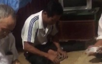Tạm đình chỉ bí thư Đảng ủy, phó chủ tịch xã bị dân tố đánh bài ăn tiền ở công sở