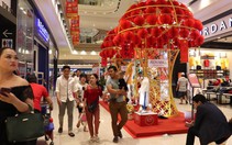 Mùng 2, khách nườm nượp đổ về siêu thị, trung tâm thương mại