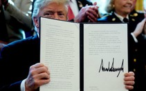 Ông Trump đã phủ quyết để ‘bảo vệ’ bức tường biên giới