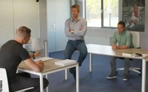 Thủ môn Scherpen bị chép phạt viết 1.000 lần dòng chữ: 'Ajax là CLB đẹp nhất ở Hà Lan'