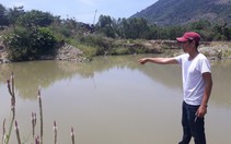 Tắm suối gần nhà, em nhỏ lọt hố khai thác cát sâu 3m tử vong