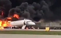 Sukhoi chở 78 người ở Nga hạ cánh khẩn cấp, ngập trong khói lửa ở sân bay