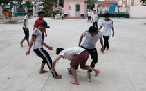 Thí sinh xã đảo duy nhất TP.HCM mượn phòng học làm chỗ trọ đi thi