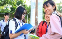 Gần 900.000 thí sinh đang thi văn, đón đọc đề, gợi ý bài làm trên Tuổi Trẻ Online