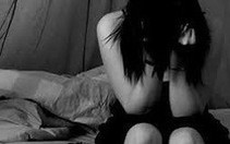 Một cô gái tố bị hiếp dâm trong ‘rạp’ chiếu phim