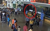 'Ngáo đá' xông vào sân bay, lên cả máy bay gây náo loạn