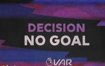 Lần đầu áp dụng, VAR  gây 'náo loạn' trận West Ham - Man City
