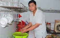 Đắn đo đến trường của Phú mồ côi